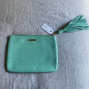 GiGi New York clutch